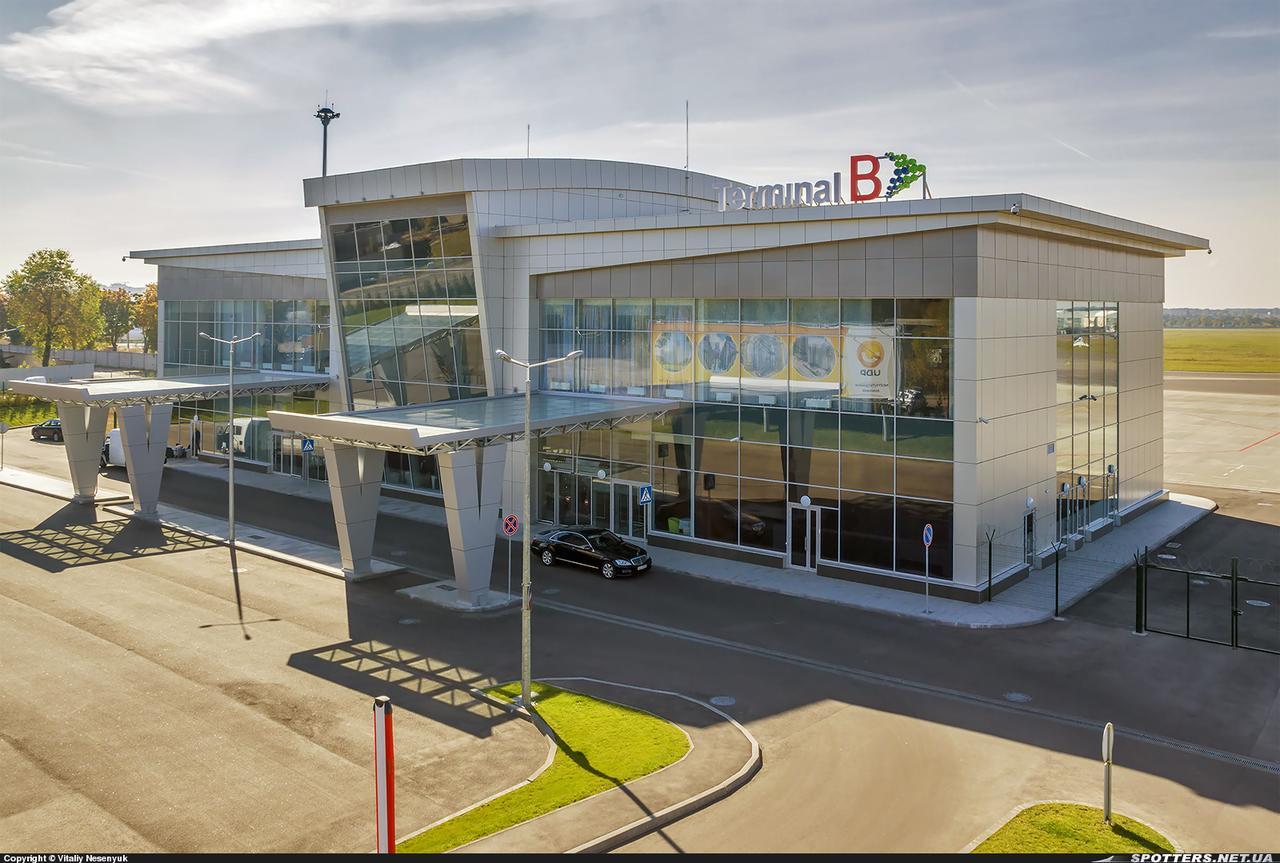 Terminal B Hotel Kiev Luaran gambar